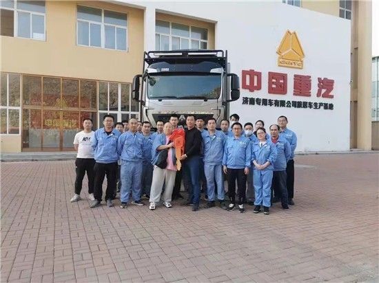 中国重汽越野房车国产新力量豪沃四驱