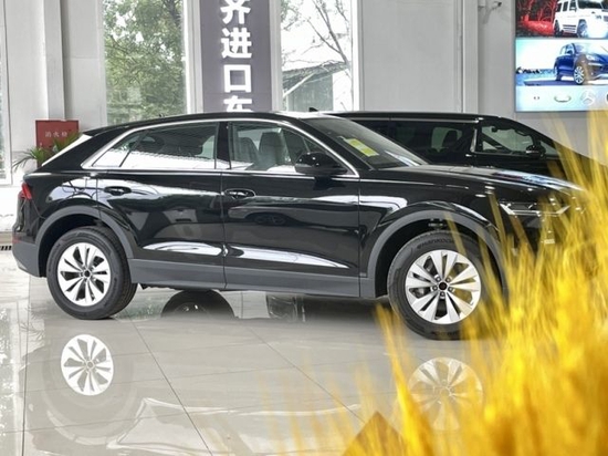 2022款奥迪Q8现车价格优惠仅需60余万