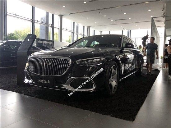 2022款迈巴赫S480后排空间宽阔专属配置