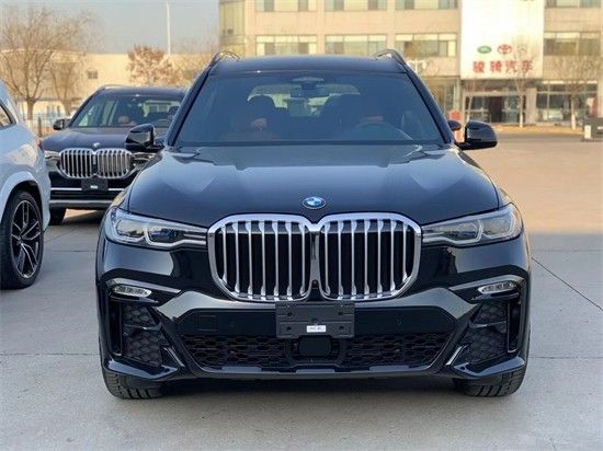 2022款宝马X7港口现车黑棕七座93.8万
