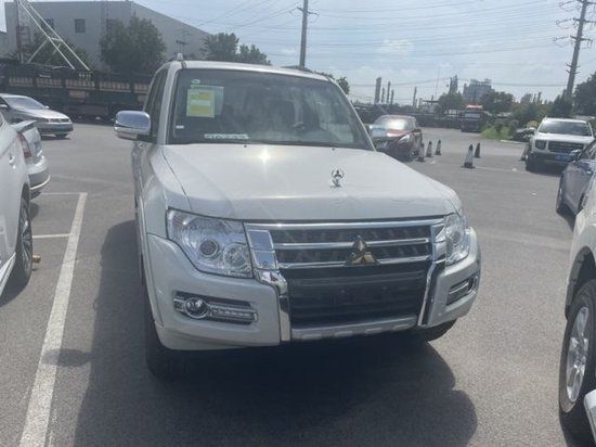2022款三菱帕杰罗V93现车国六全国落户