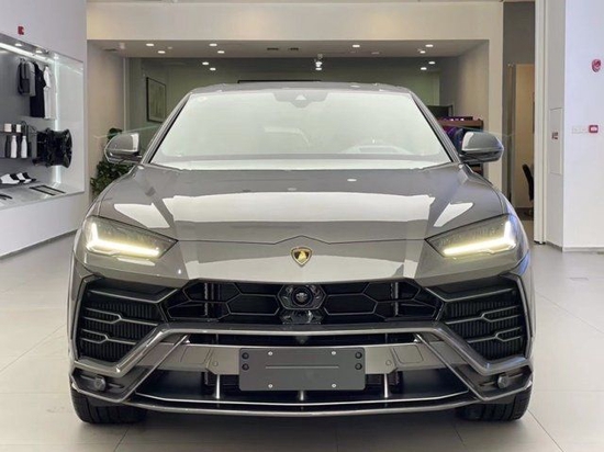 2022款兰博基尼Urus灰红现车节日热销价