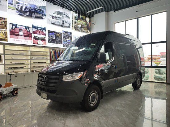 2022款奔驰斯宾特2.0和3.0现车报价优惠