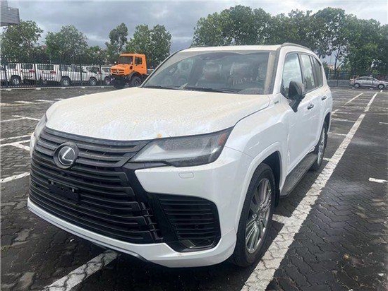 雷克萨斯LX600豪华越野SUV港口现车热卖