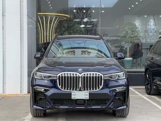 2022款宝马X7港口特惠车型90万起售热销