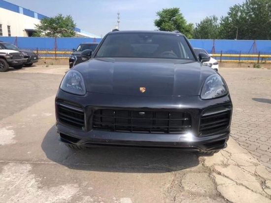 2022款保时捷卡宴天津港购车送万元装饰