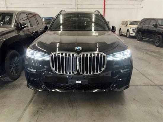 全新2022款宝马X7全系现车优惠15万出售