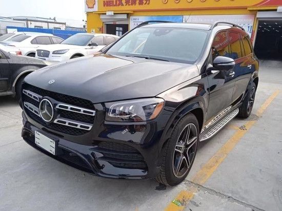 2022款奔驰GLS580八缸4.0T现车优惠20万