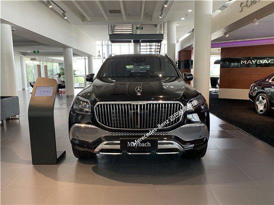 2022款迈巴赫GLS600车身设计简洁而干练
