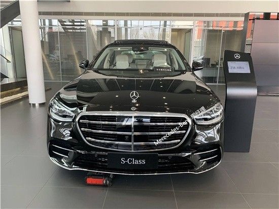 2022款奔驰S450L 4MATIC动力配置均衡