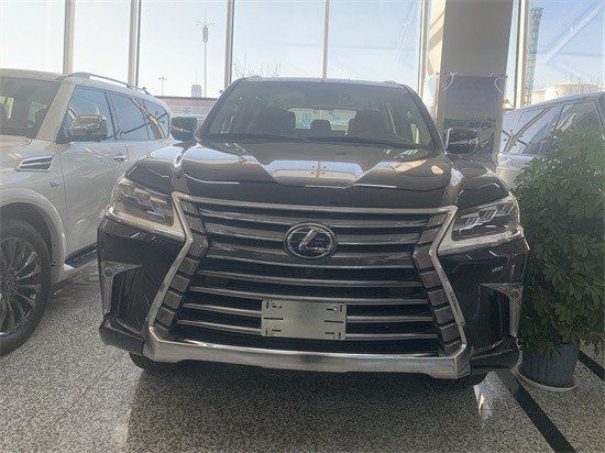 2022款雷克萨斯LX570港口现车特价优惠