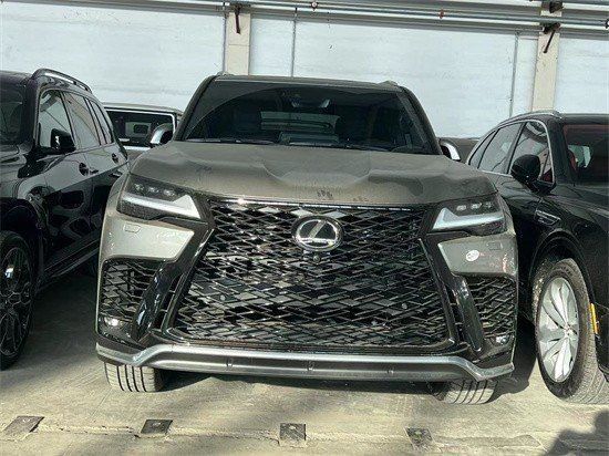 2022款雷克萨斯LX600新春价格直降20万