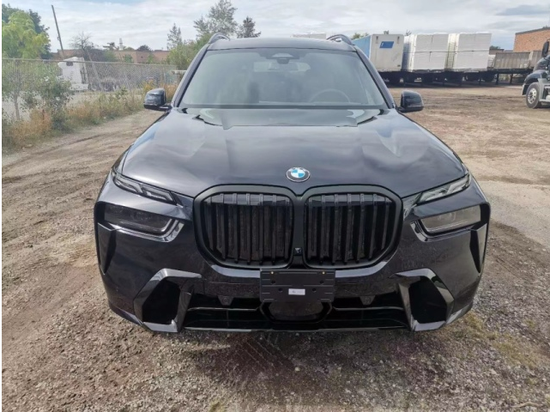 2022款宝马X7降价现车最低行情80万起售