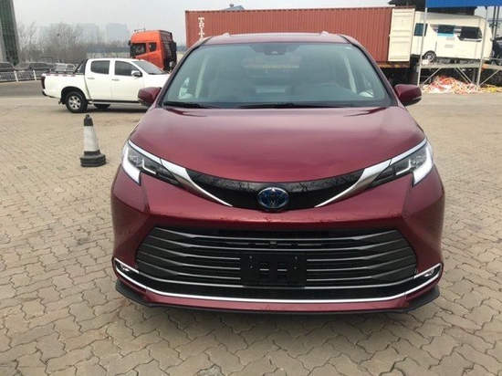 23款丰田塞纳2.5油混四驱现车 时尚商务