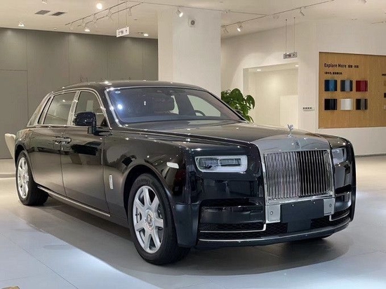 2023款劳斯莱斯幻影加长版店内降价提车