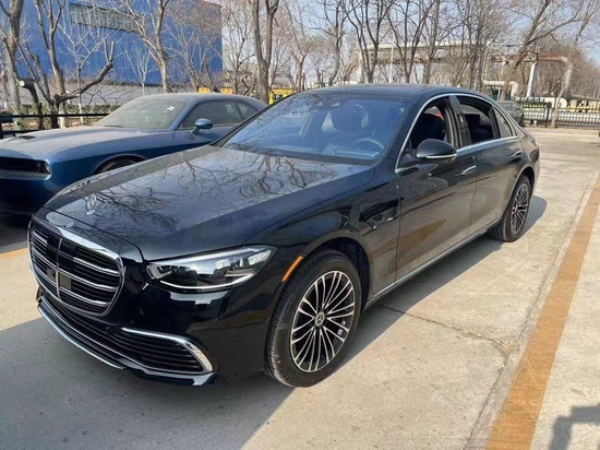 2023款奔驰S500现车优惠10万起享分期