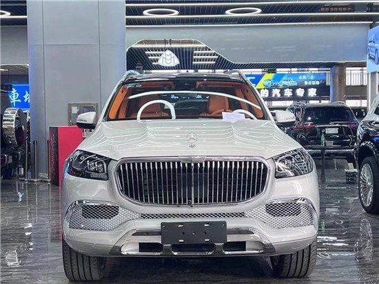 2023款奔驰GLS450改装升级迈巴赫双拼色