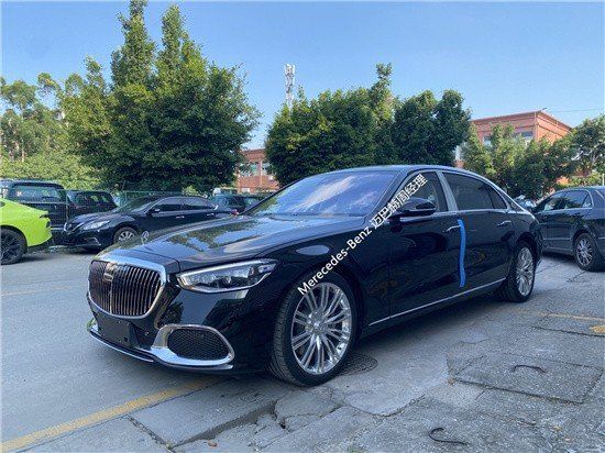 2023款迈巴赫S580豪华舒适的乘坐体验