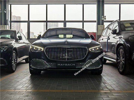 磨砂黑色迈巴赫S680匠心高定版向您致敬