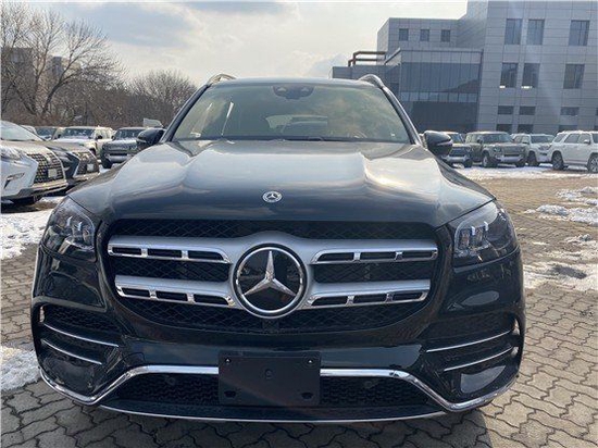 2022款奔驰GLS450豪华七座兼顾实用性