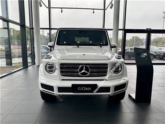 2023款奔驰G500白红白棕 北京现车降价