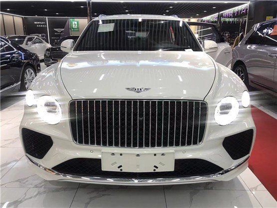 2022款宾利添越加长豪华SUV现车细节实拍