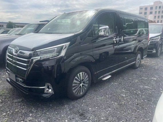 2022款丰田格兰维亚3.5L配备双侧电动门