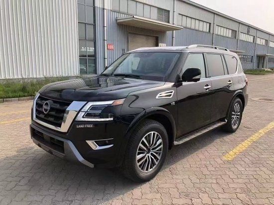 2023款日产途乐SUV5.6车身比酷路泽更大