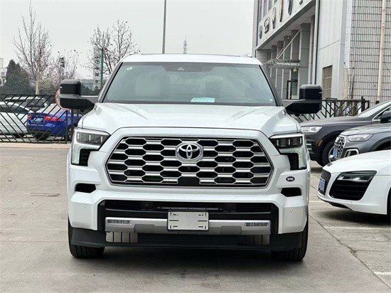 首付30万全新23款丰田红杉3.58T混动版