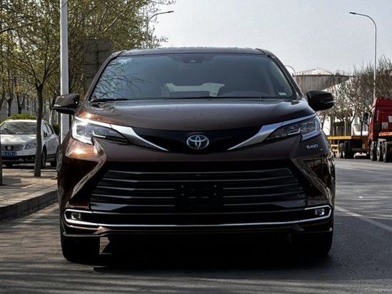 2023款丰田塞纳2.5L两驱中配本月降价足