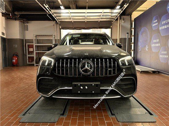 2023款奔驰AMG GLE63黑黑 V8的怒吼