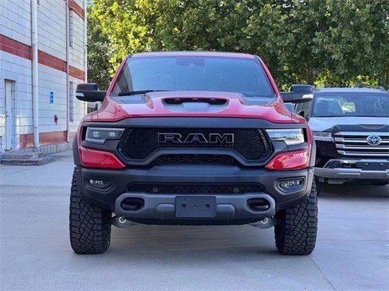 22款霸王龙6.2L 一级包现车跌至83万起