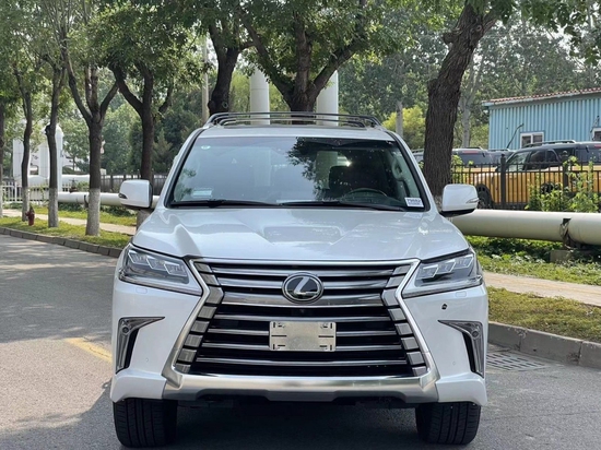 雷克萨斯LX570港口现车支持全国分期购
