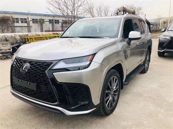 2023款凌志LX500d 3.3T柴油版 港口实拍
