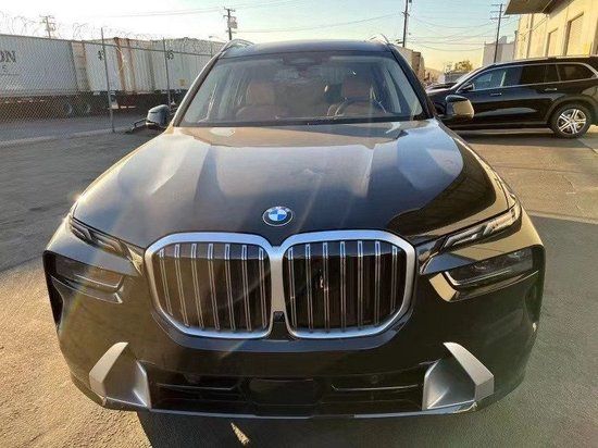2023款宝马X7 3.0T现车底价80多万可提