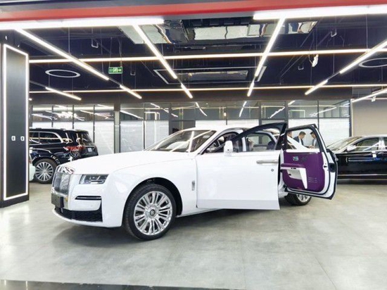 全新劳斯劳斯古思特加长白紫配色批发价