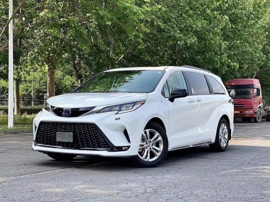 23款丰田塞纳油混2.5L四驱XSE最新报价