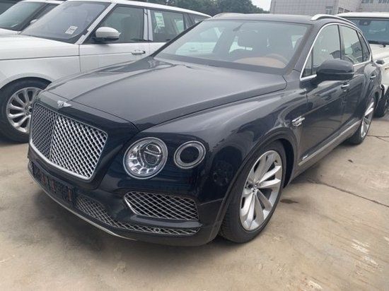 23款宾利添越3.0T插电混动 降价50万