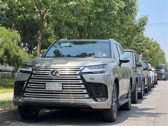 23款雷克萨斯LX600港口突破160万起