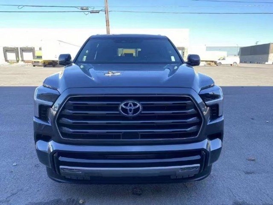 2023款丰田红杉加版3.5T 灰车黑内现车