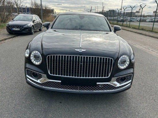 23款宾利飞驰汽油4.0TV8现车特价甩卖