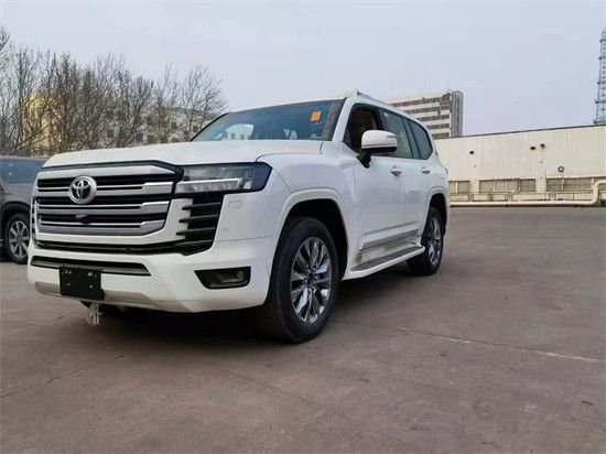 22款丰田酷路泽LC300现车价格100万