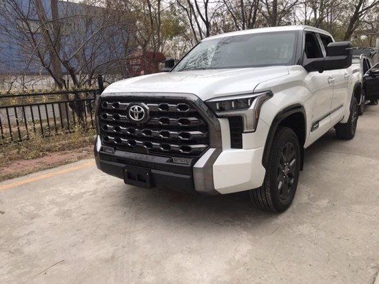 22款加版丰田坦途3.5T铂金版秒杀价60万