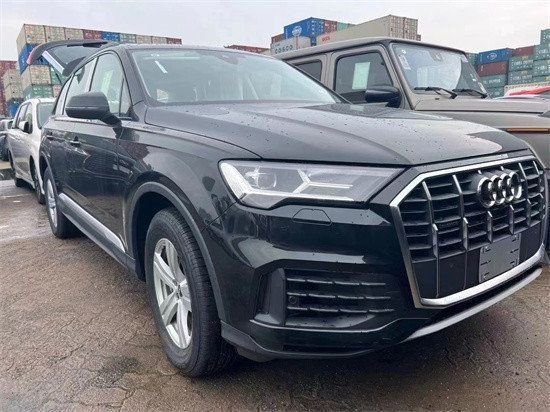 22款奥迪Q7港口现车特价甩卖50多万提车