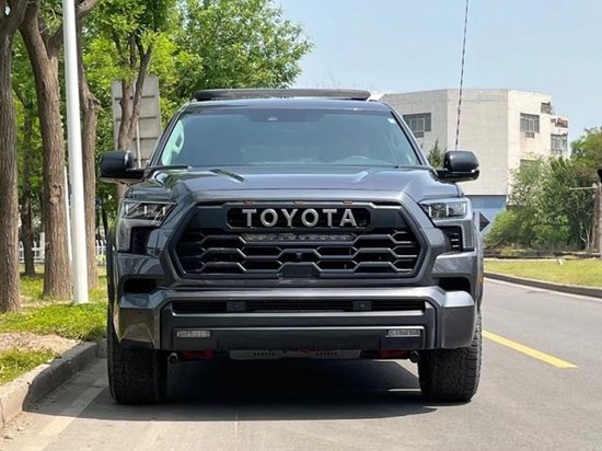 2023款丰田红杉现车让利促销 93万起售