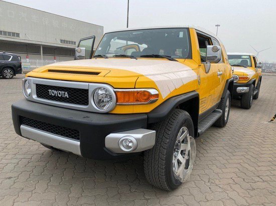 23款丰田FJ酷路泽4.0中东现车报价65万