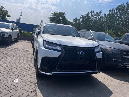 雷克萨斯LX600现车 3.5TT港口价格及图片