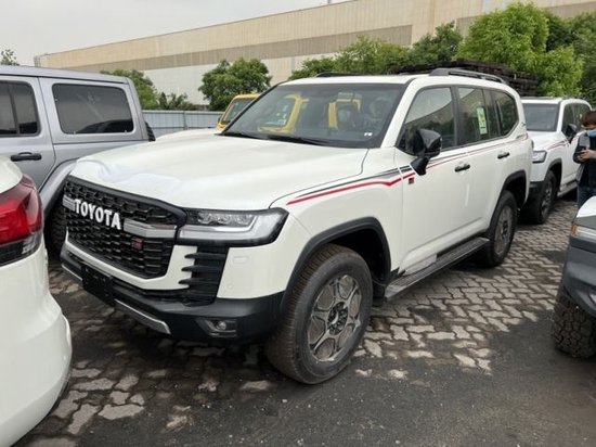 丰田酷路泽3.5TT现车大顶配价格可谈