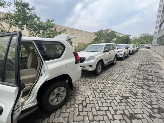 2023款丰田霸道2700TX 国6第一批交车