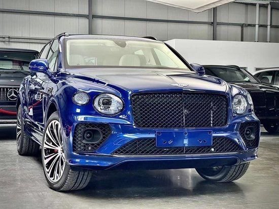 2023款宾利添越首次跌破240万促销秒杀